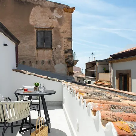 Palazzo Botta Suites Aparthotel